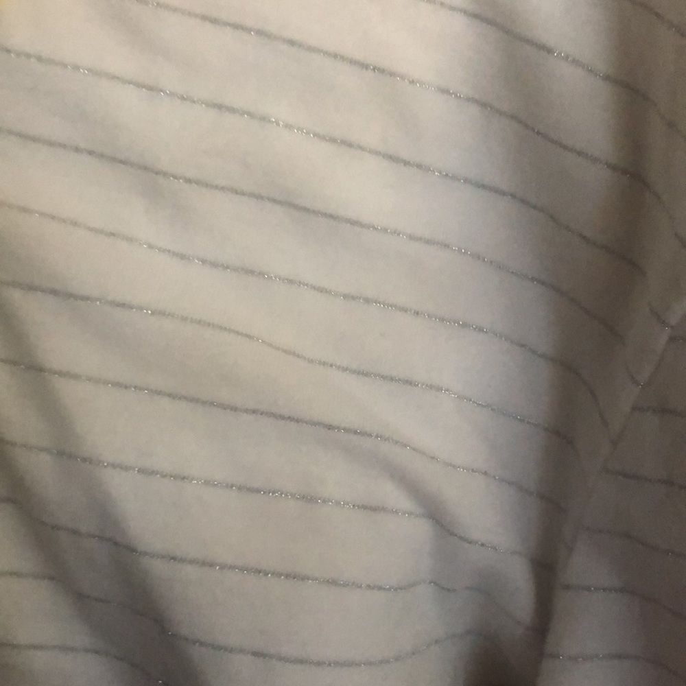 Jones New York Signature white long sleeve w/ silver metallic stripes size L - Picture 3 of 3